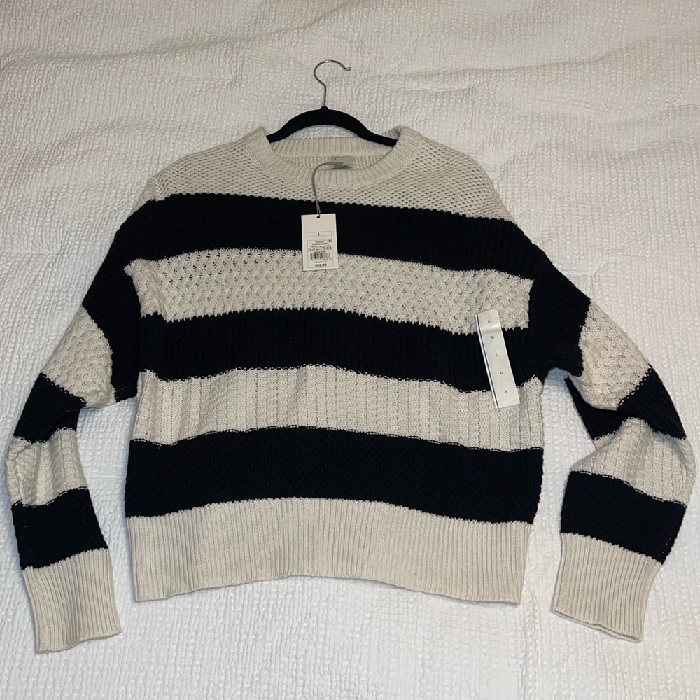 NEW WITH TAGS target long sleeve sweater